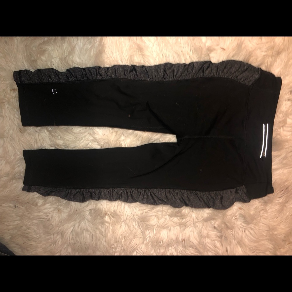 Victoria secret crop knockout leggings